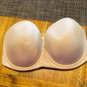 Wacoal gently used strapless bra 36DDD